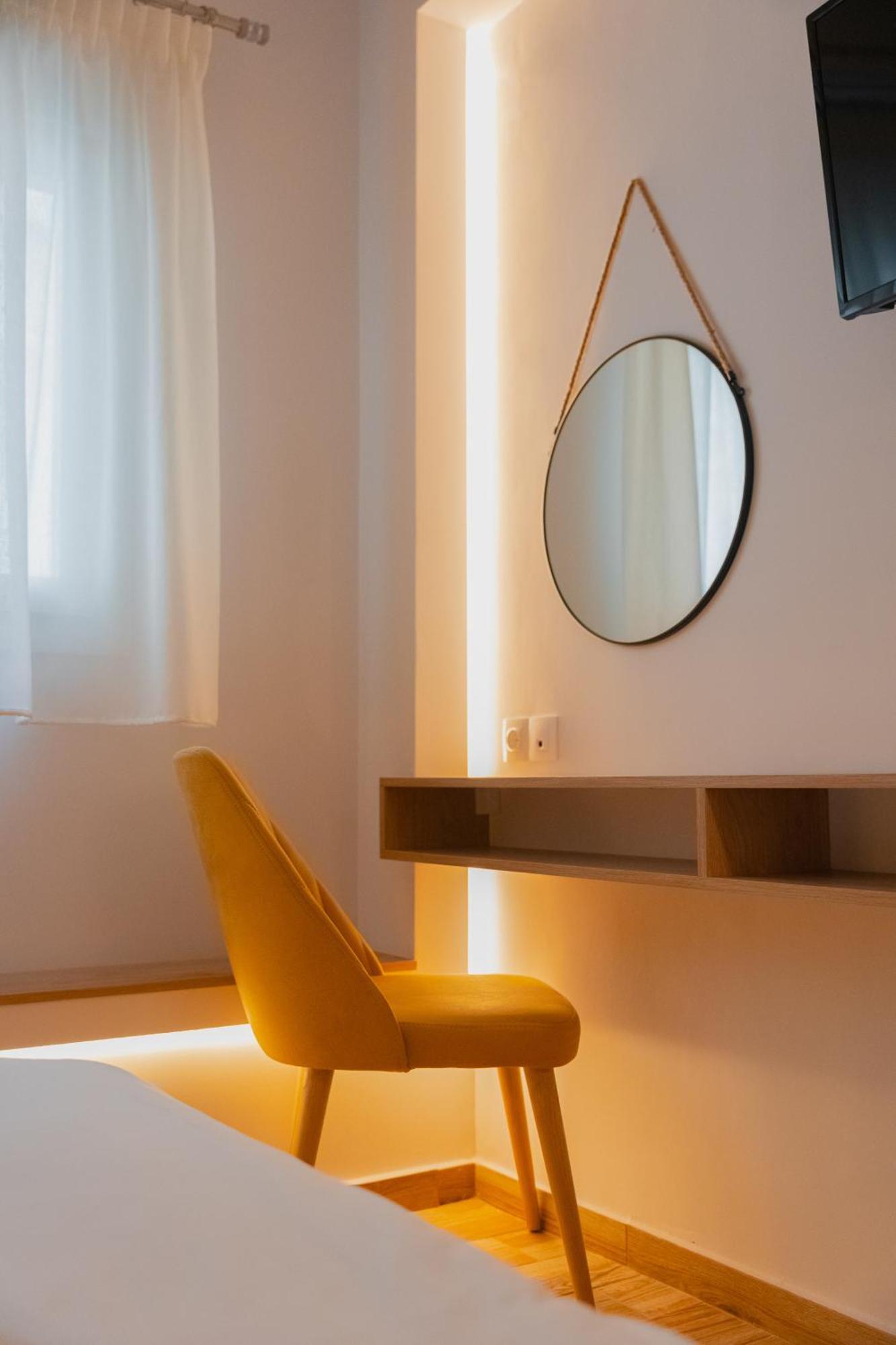 Ethra Suite 1 Volos Luaran gambar