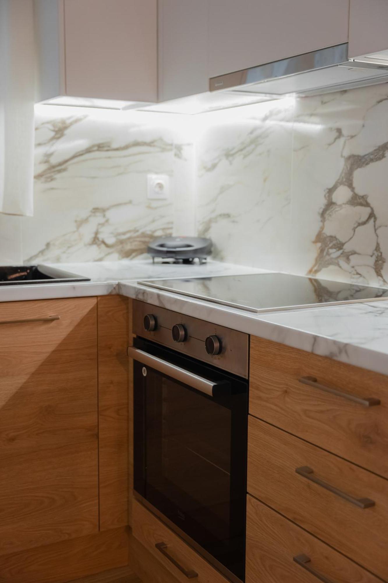 Ethra Suite 1 Volos Luaran gambar