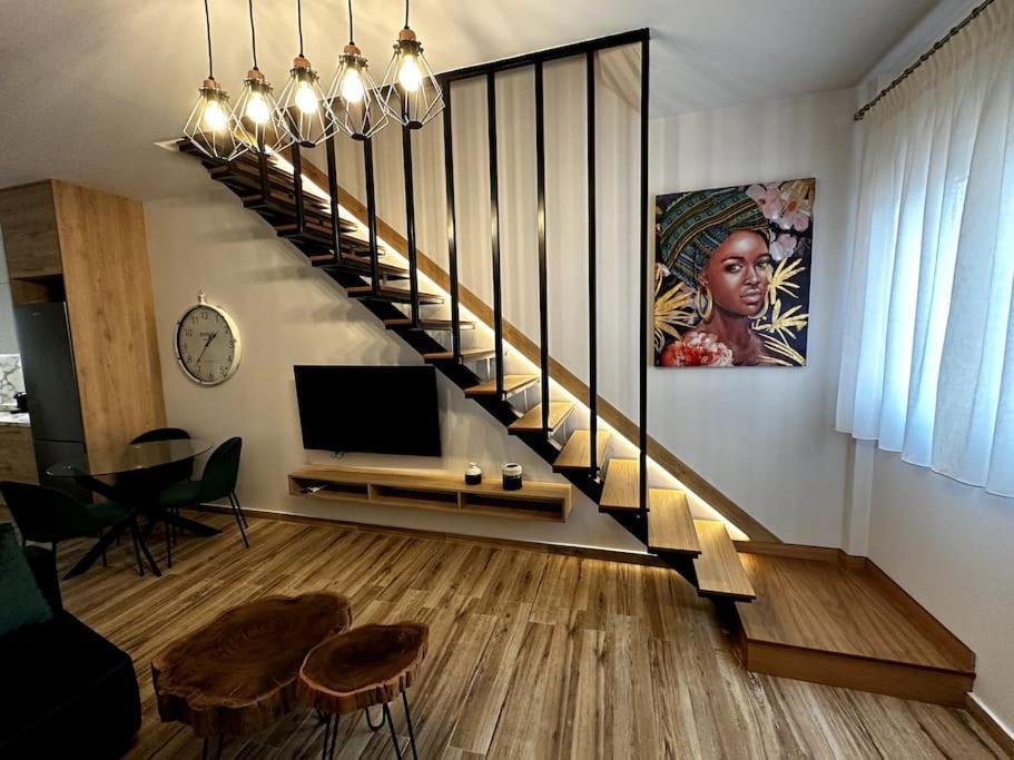 Ethra Suite 1 Volos Luaran gambar